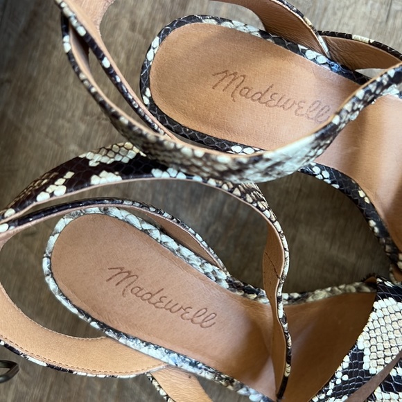 Madewell The Liv Sandal in Snake Embossed Leather Fits 5 / 5.5 - Picture 3 of 6